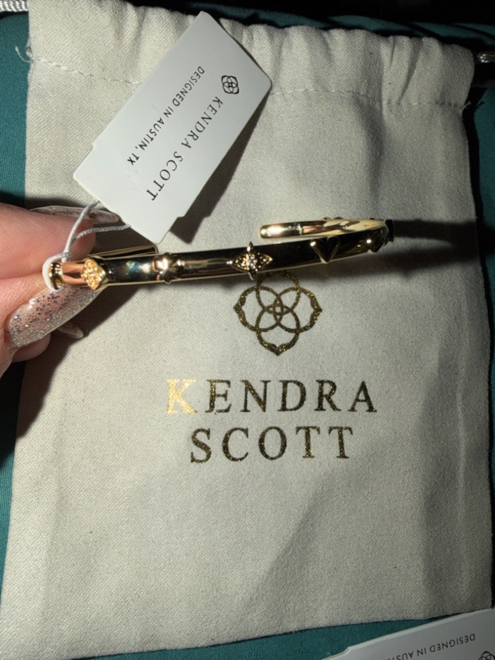 NWT S/M Kendra Scott Gold Metal Decorative Hinged Bracelet